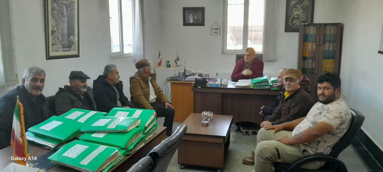 ملاقات مدیر امور منابع آب دامغان با کشاورزان روستای معین‌آباد/ تأکید بر مدیریت منابع آبی و بهروری پایدار