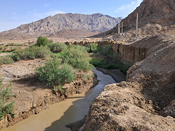 عملیات لایروبی رودخانه چشمه‌علی دامغان آغاز شد